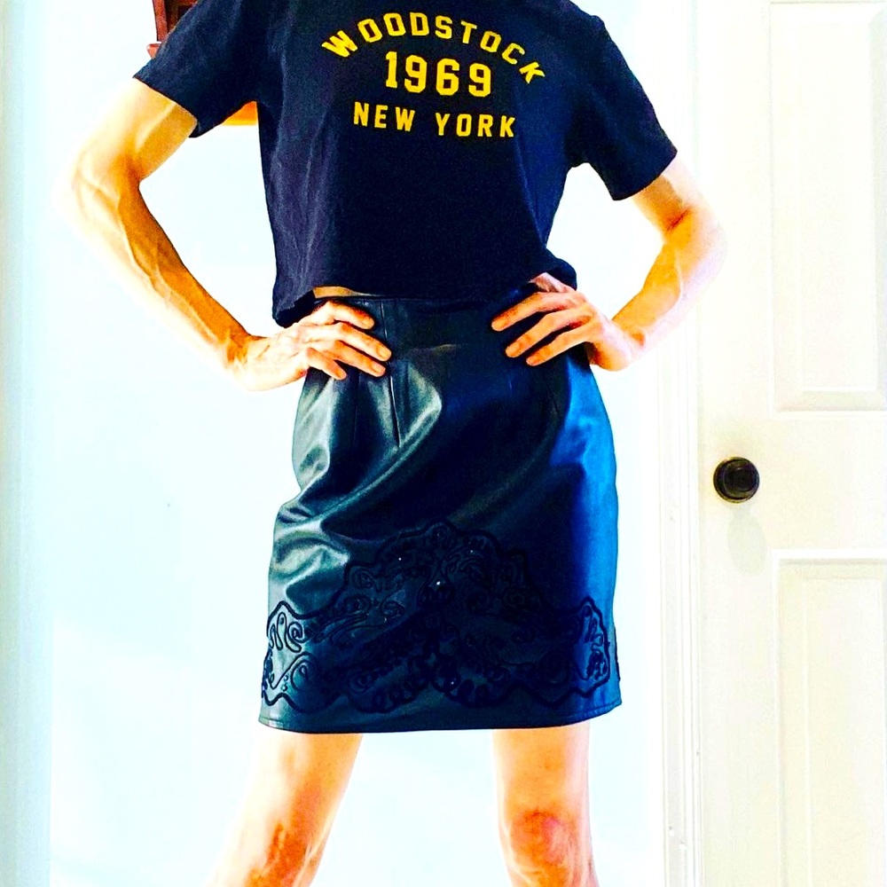 Cute 90’s Black  Leather Mini Skirt! Waist 25” Length 17” 🌟
